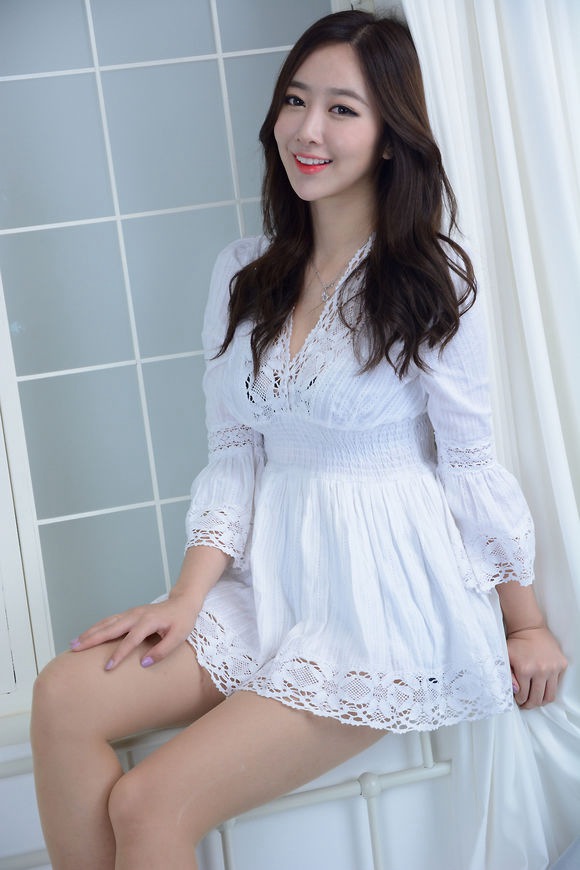韩国美女超短居家秀身材